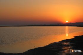 Ηλιοβασίλεμα από την παραλία του Απαλού